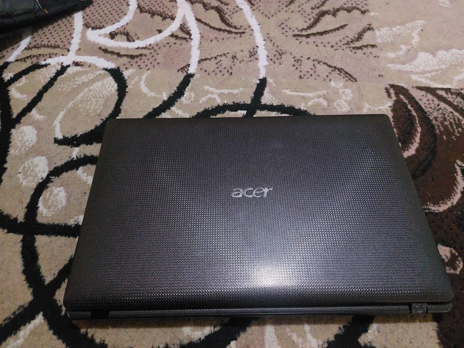 Ноутбук асер сотилади келиштириб бераман