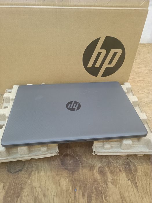 Hp ryzen 5 5500u 12x2,1 Ghz