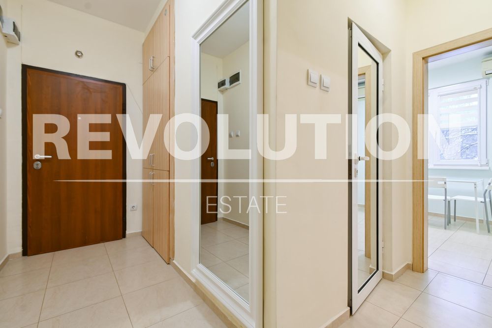 Дава се под наем Тристаен апартамент в София, Медицинска академия - 70 кв.м за 648.21 € - Снимка #7