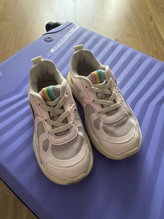 Vand papuci copii Zara 24 ca noi