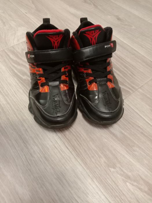 Кроссовки утеплённые, 37 размер, корейская фирма