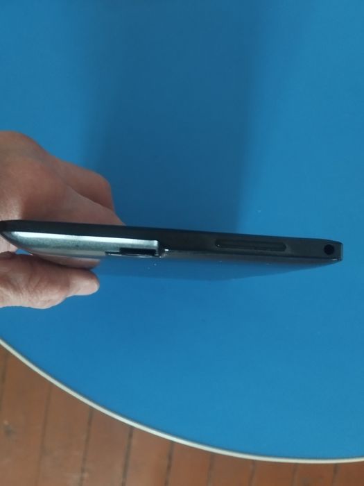 Продам планшет, по диагонали 190 мм.