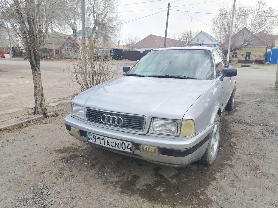 Машина Ауди 80, б4