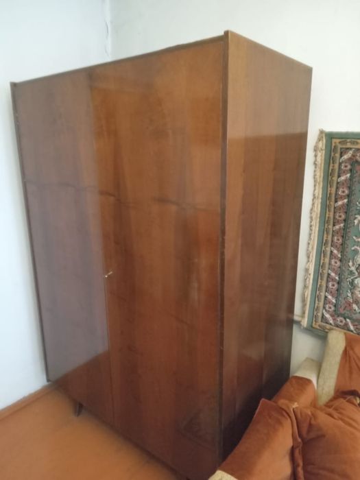 Шифоньер из дуба