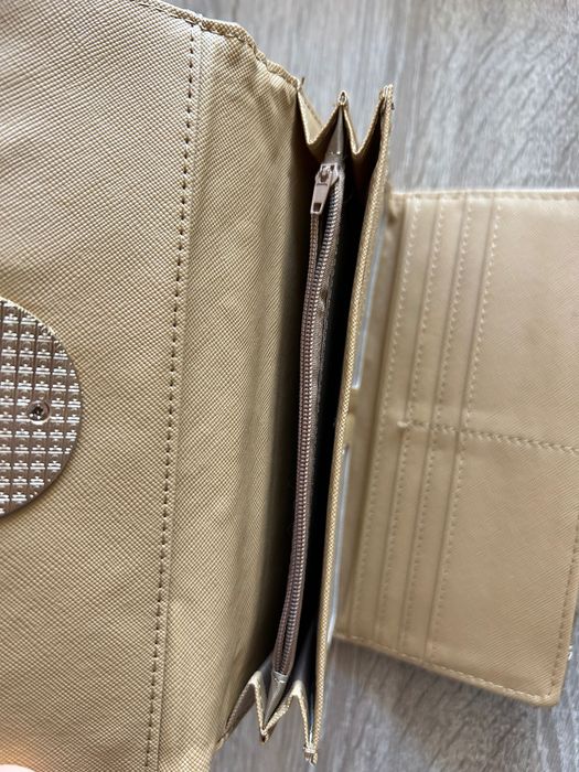 Бежово портмоне/клътч