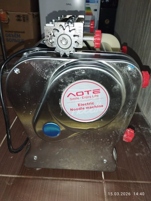 Продам лапшерезку.