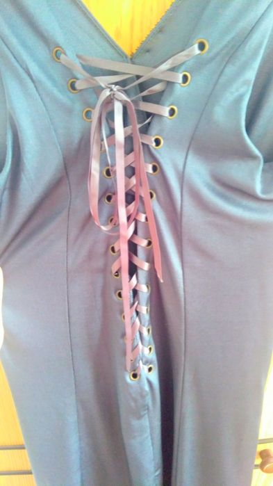 Официална сива рокля