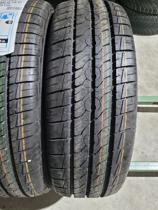 2 Anvelope de vara  195 60 r16C Semperit