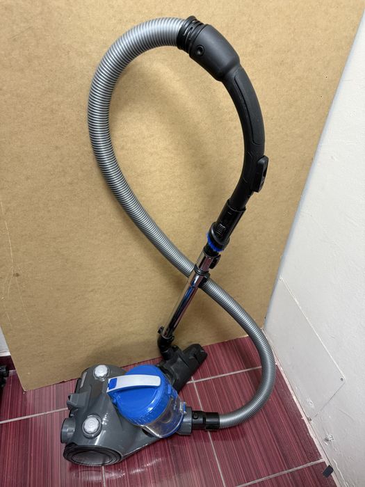 Прахосмукачка без торба Eureka - WhirlWind NEN110A