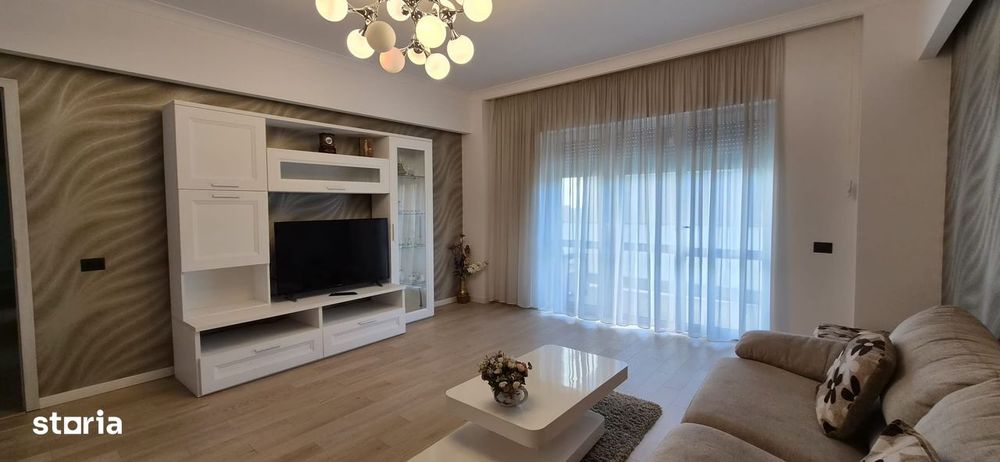 Inchiriez apartament 3 cam, ultracentral, Pitesti, bloc nou, cu garaj