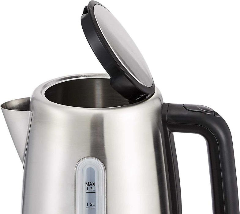 Преносима кана от неръждаема стомана Amazon Basics 1.7L, сребриста