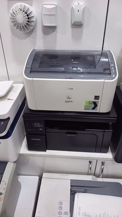 Принтеры и МФУ можно через  Каспи Ред