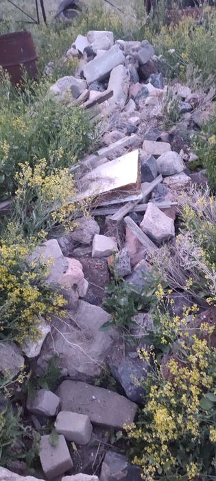 бетонные блоки ,камни для фундамента