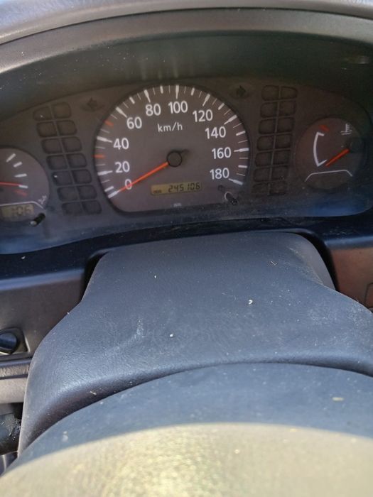 Nissan Navara D22 cu 2 locuri