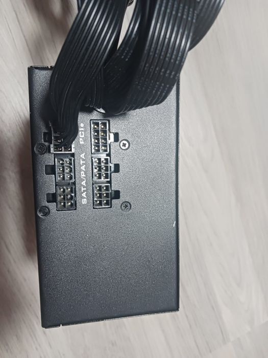Sursa Gigabyte 750w modulara stare foarte bună