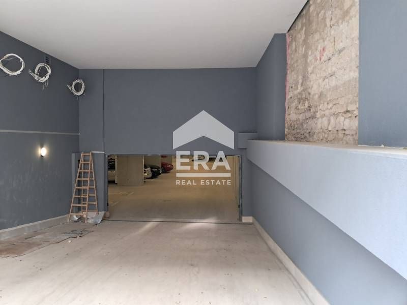 Продава се  в Варна, Център -  кв.м за 0 €/ - Снимка #2