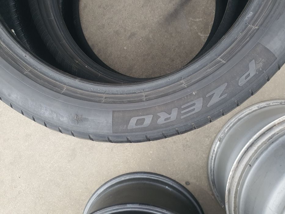 Anvelope 245/45/18  vara Pirelli cu steluta.Bmw