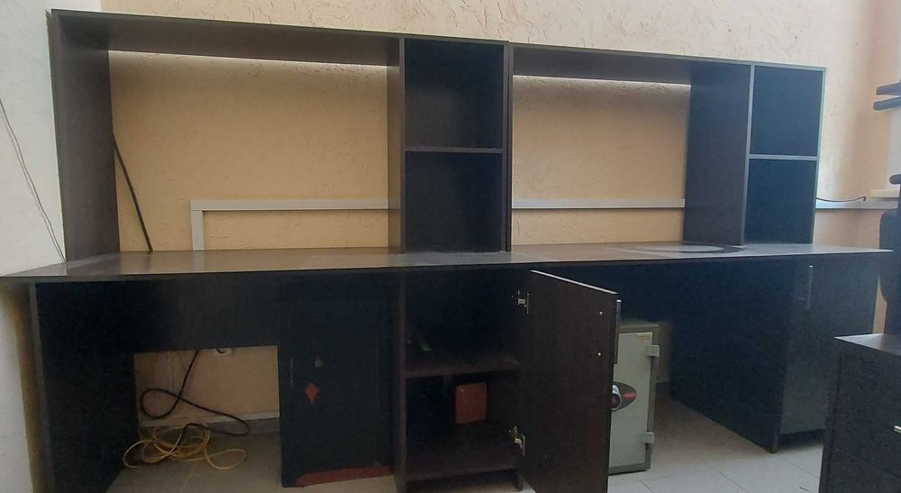 Стол офисный с приставкой