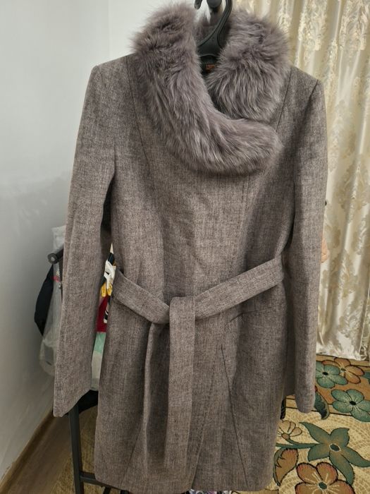 Продаётся  зимние женские  пальто .