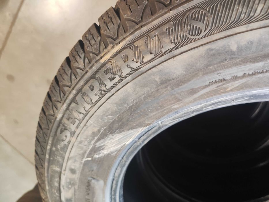 4бр.зимни гуми 235/65/16C Semperit