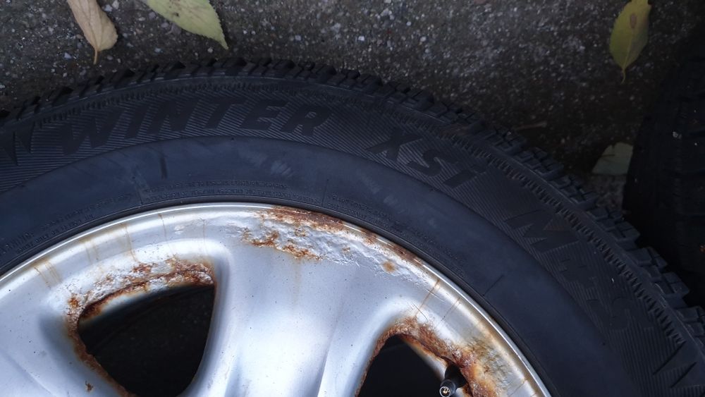 Джанти 16 5х114.3 с гуми 215 70 16