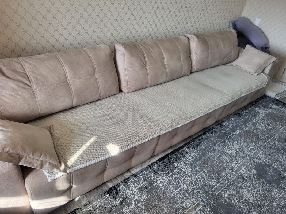 Продам диван для гостинной