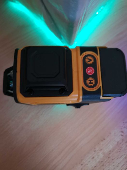 Nivela laser verde 16 linii, acumulator încărcător inclus,autonivelare