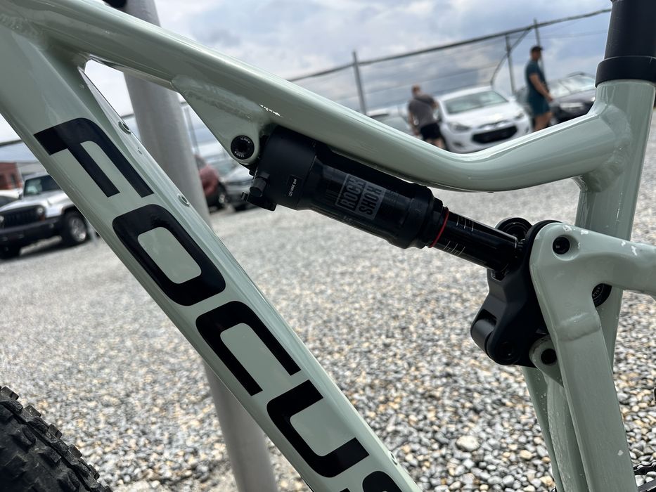 Focus  JAM 6.8 full suspension trail/all-montain