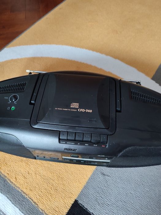 Vând casetofon Sony