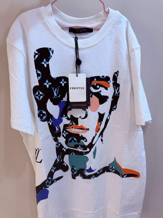 Тениска Лв LV размер С