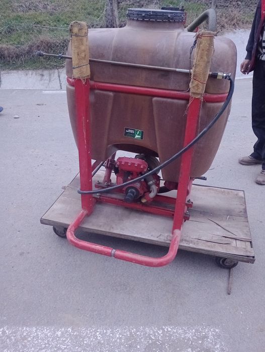 Pompă de stropit
