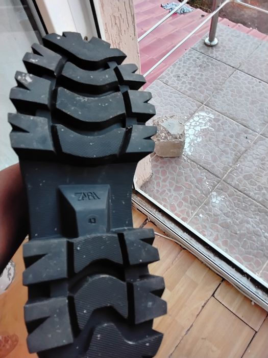 Ghete zara noi nouțe nr 43