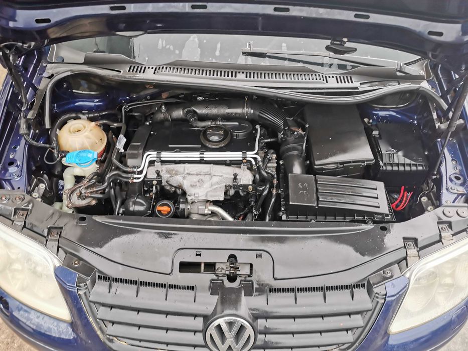 dezmembrez vw touran 1.9tdi /2.0 tdi dsg/haion touran carlig remorcare