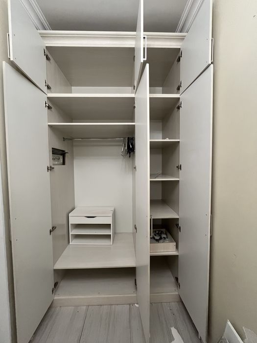 Шифонер трехстворчатый с зеркалом