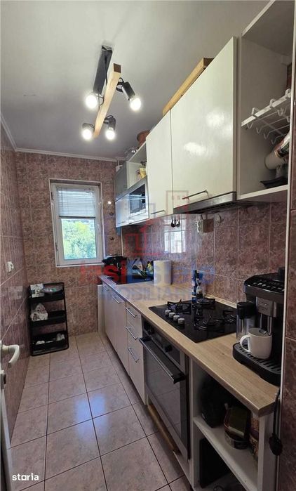 Apartament 2 camere - lift - zona excelenta - Pacurari — fotografia 1
