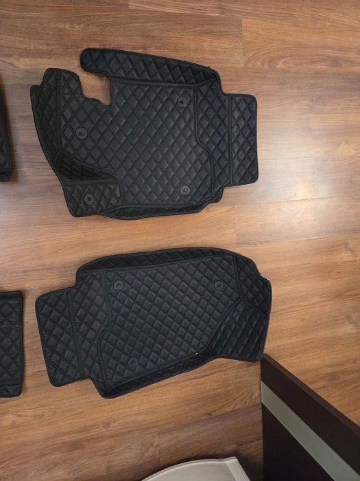 Чехол и полик сатылады