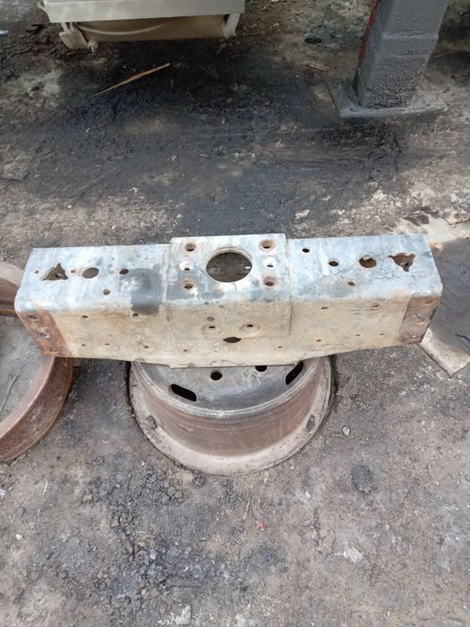 Продам траверсу камаз