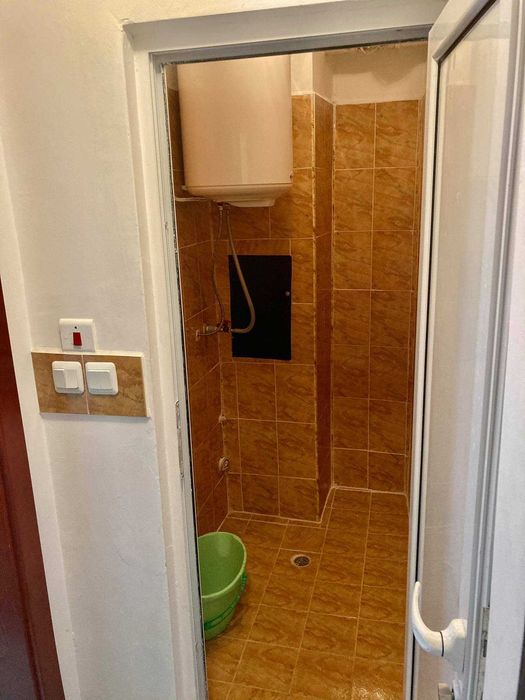 Дава се под наем Тристаен апартамент в Бургас, Център - 90 кв.м за 127.5 € - Снимка #3