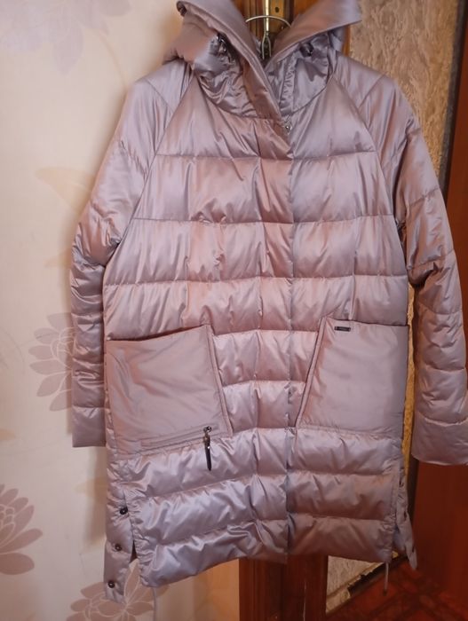 Продам женскую теплую куртку отличного качества