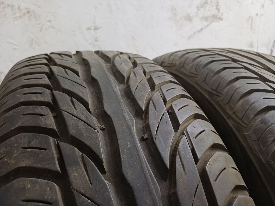 Шины 195/60 R14 Uniroyal пара.