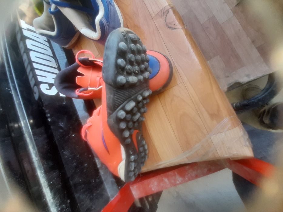 Бутсилар сотилади 150 000 сумдан,яна келишамиз