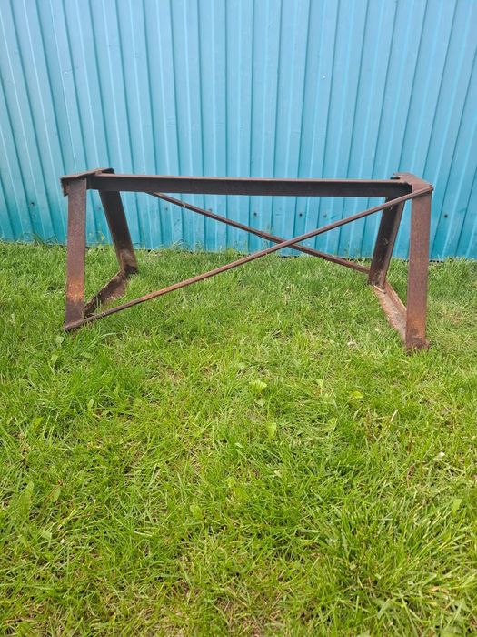 Подставка (козелки) под емкость