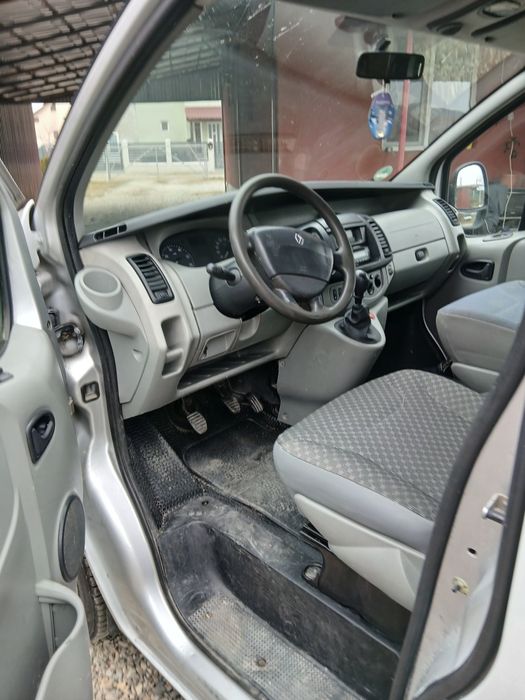 Vând  Renault  Trafic