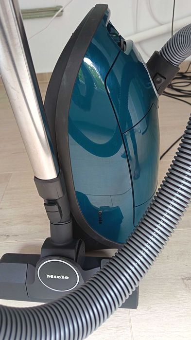 Прахосмукачка Miele C3 125 Edition Petrol