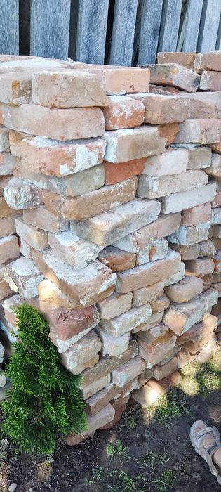 Cărămidă veche de vânzare