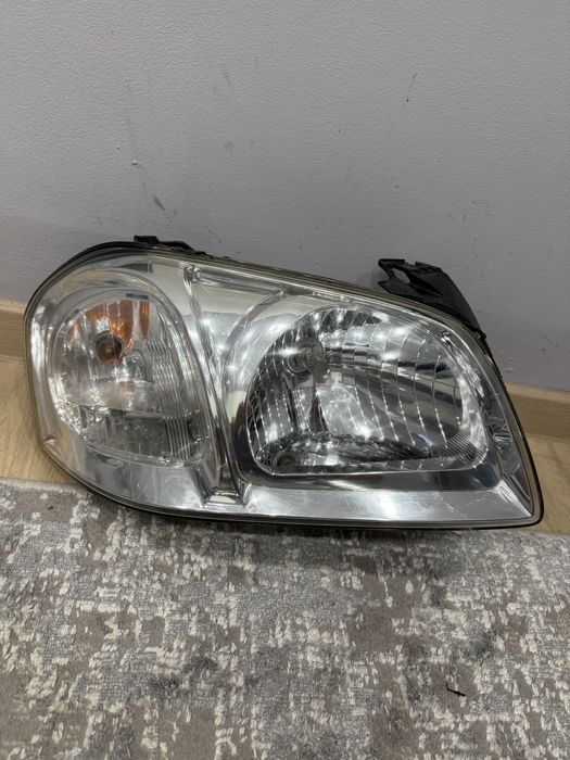 Правой фары на Mazda Tribute