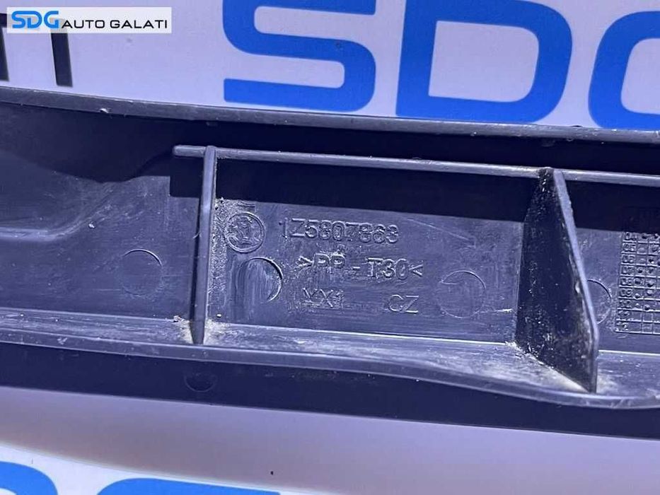 Suport Ghidaj Culisant Stanga Spoiler Bara Spate Skoda Octavia 2 Facelift Hatchback Berlina 2008 - 2013 Cod 1Z5807863 [V0199]