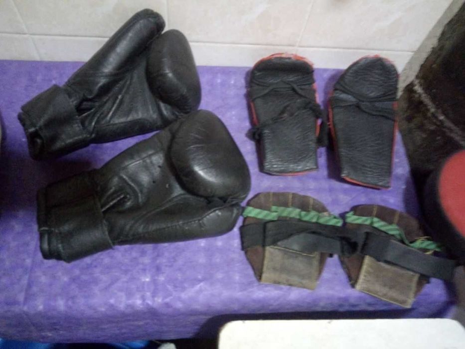 боксерские перчатки, лапа, щечки и другое