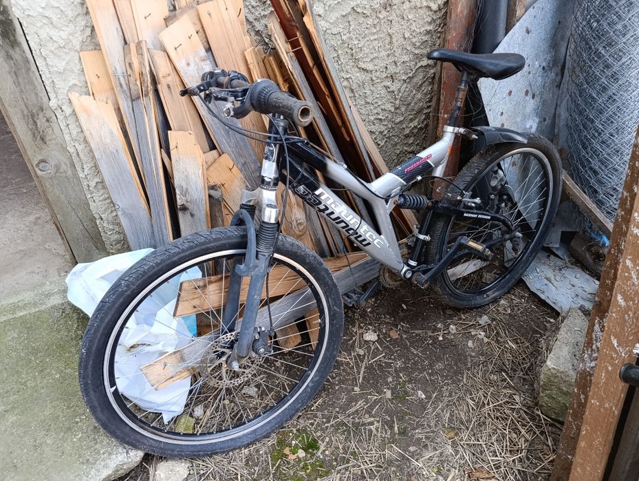 Продавам две колела едното cross dexstar другото е freeride
