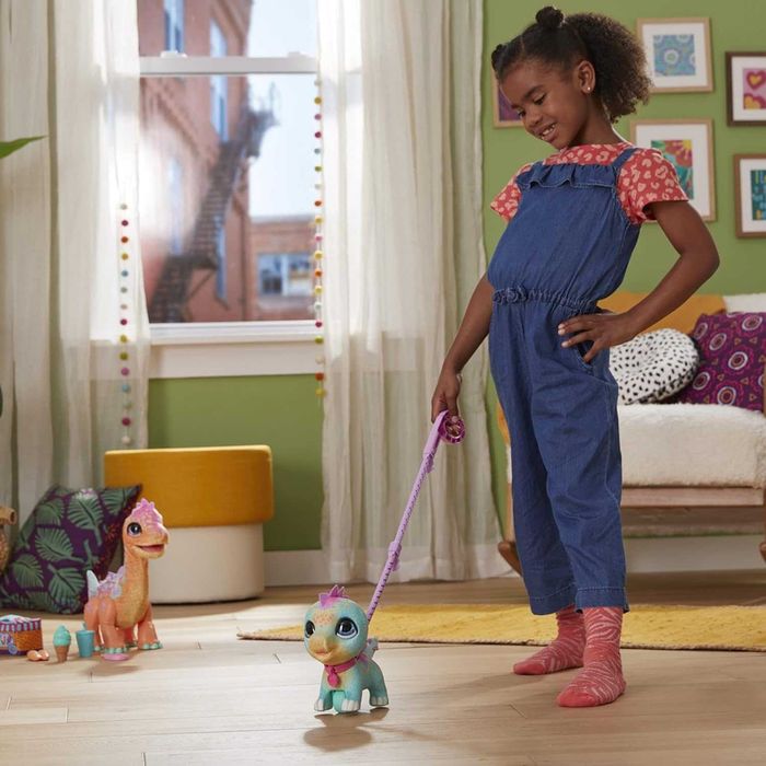 Интерактивно Динозавърче със звуци и аксесоари FurReal Hasbro